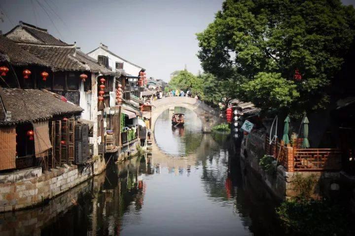 【惊!原来的知识盲点全被填满了】一个名为他买了两个蛋糕怎么说英语?的冷知识分享平台!